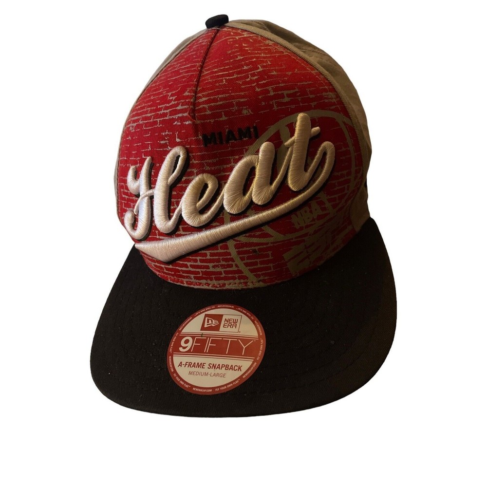 New Era 9fifty Miami Heat Hat SnapBack Spell Out Size medium/large NBA